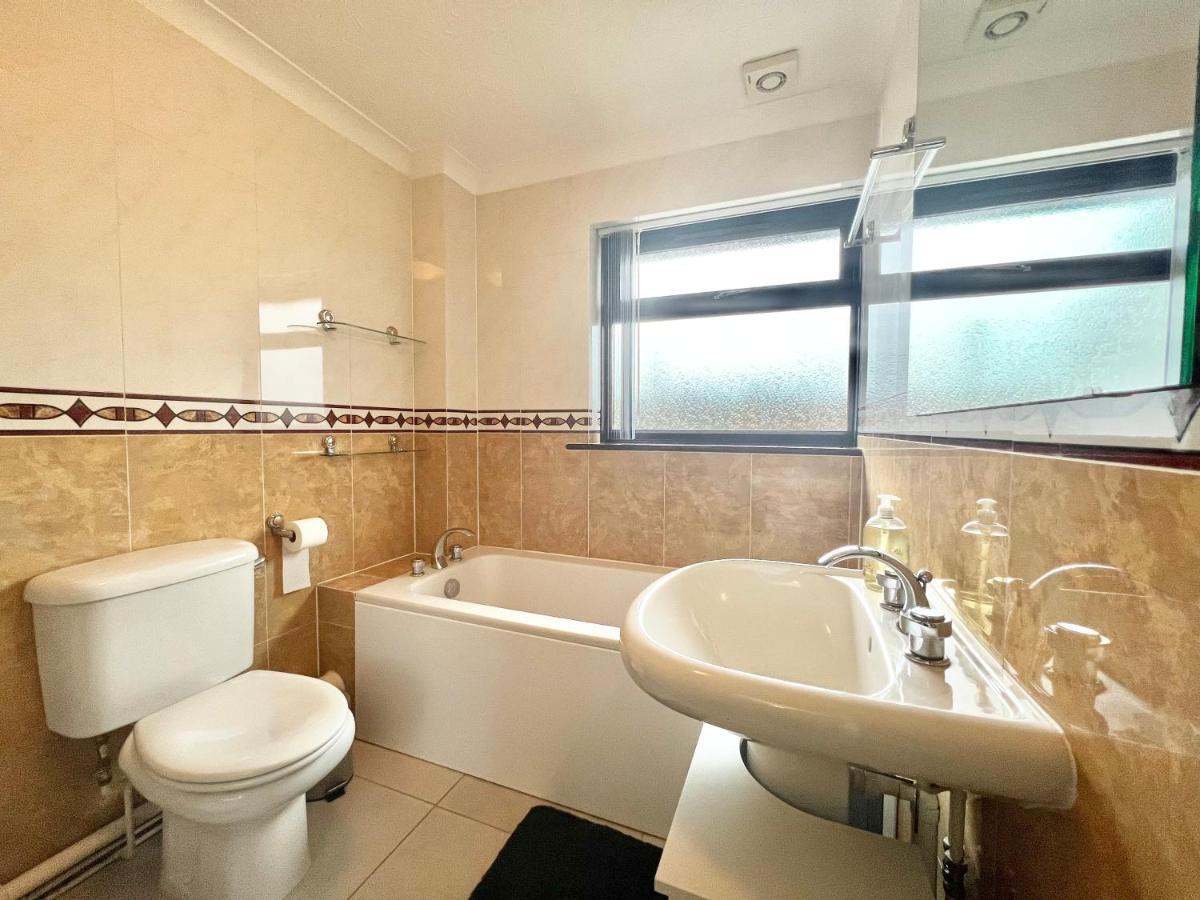 3 Bedroom House - Sandown Exterior foto